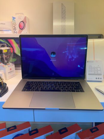 MacBook Pro 2017 15 inch מחשב משומש